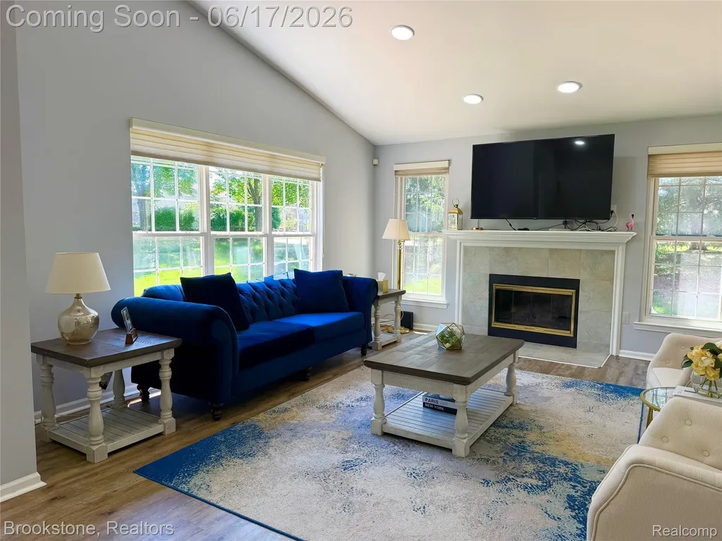 41021 Glenleven Court Clinton Charter Township MI 48038