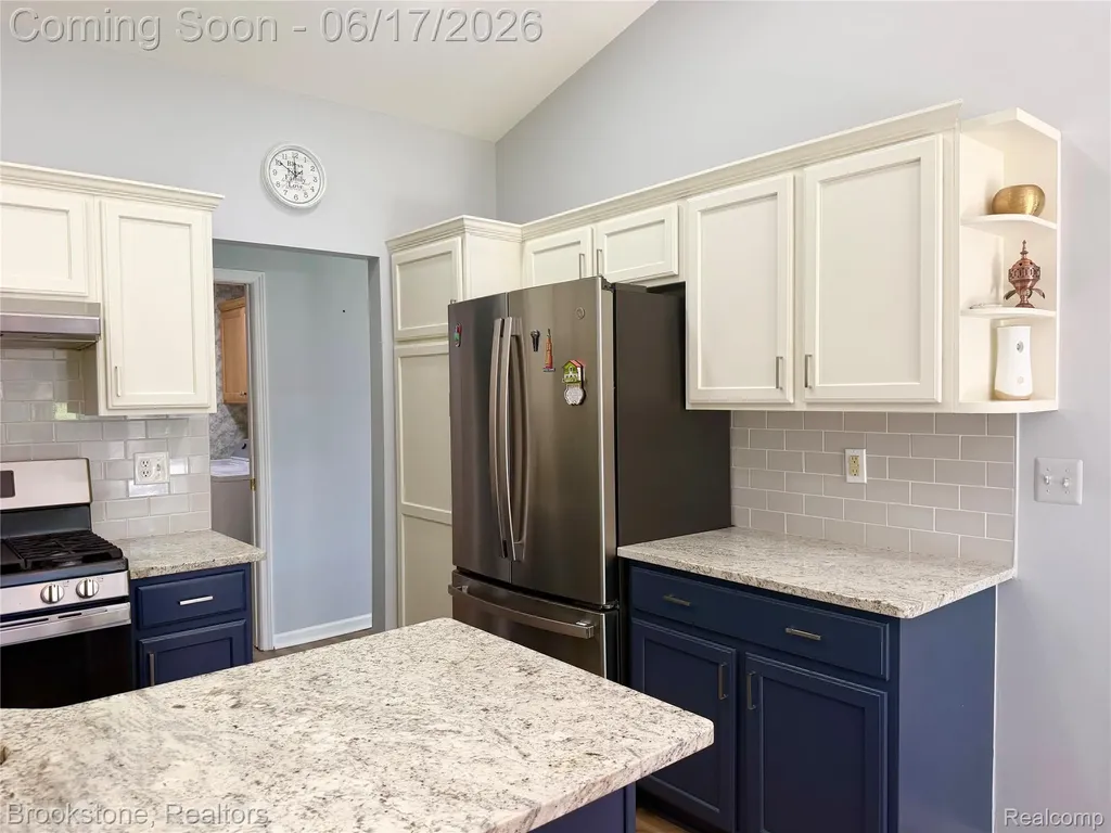 41021 Glenleven Court Clinton Charter Township MI 48038