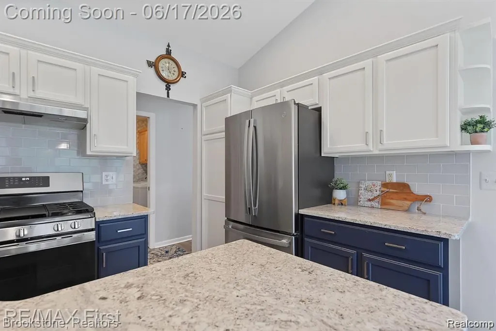 41021 Glenleven Court Clinton Charter Township MI 48038