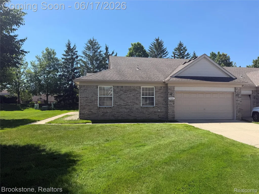 41021 Glenleven Court Clinton Charter Township MI 48038
