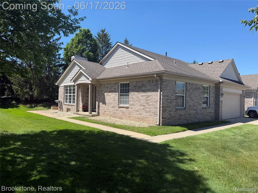 41021 Glenleven Court Clinton Charter Township MI 48038
