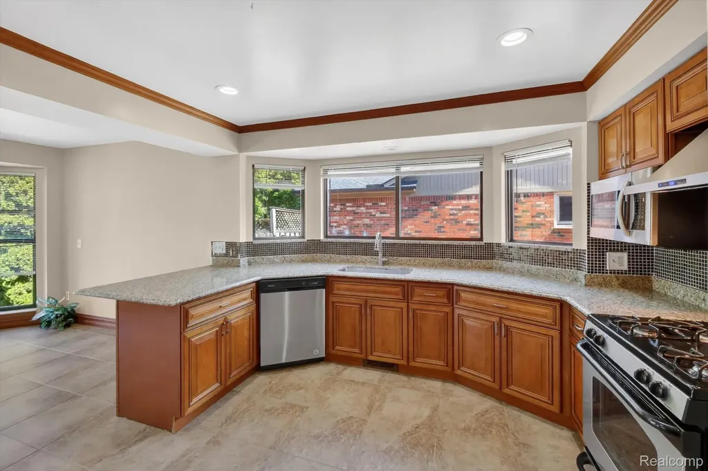43325 Nebel Trail Clinton Charter Township MI 48038