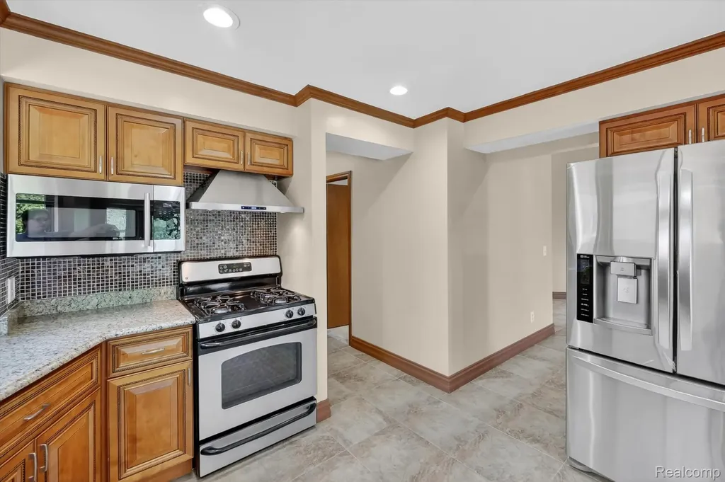 43325 Nebel Trail Clinton Charter Township MI 48038