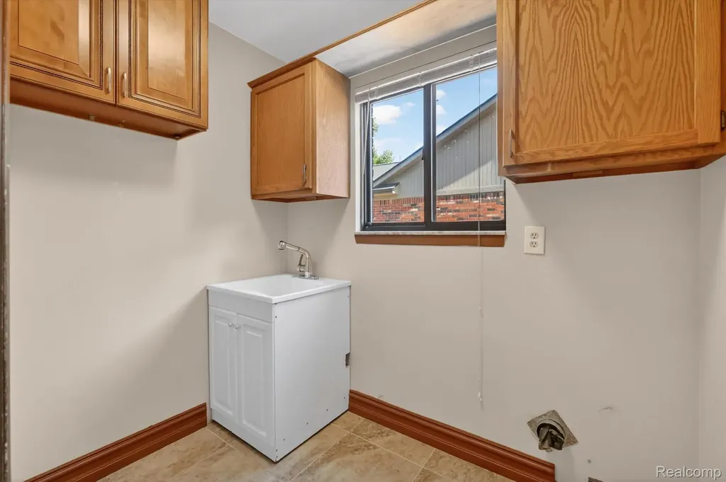 43325 Nebel Trail Clinton Charter Township MI 48038