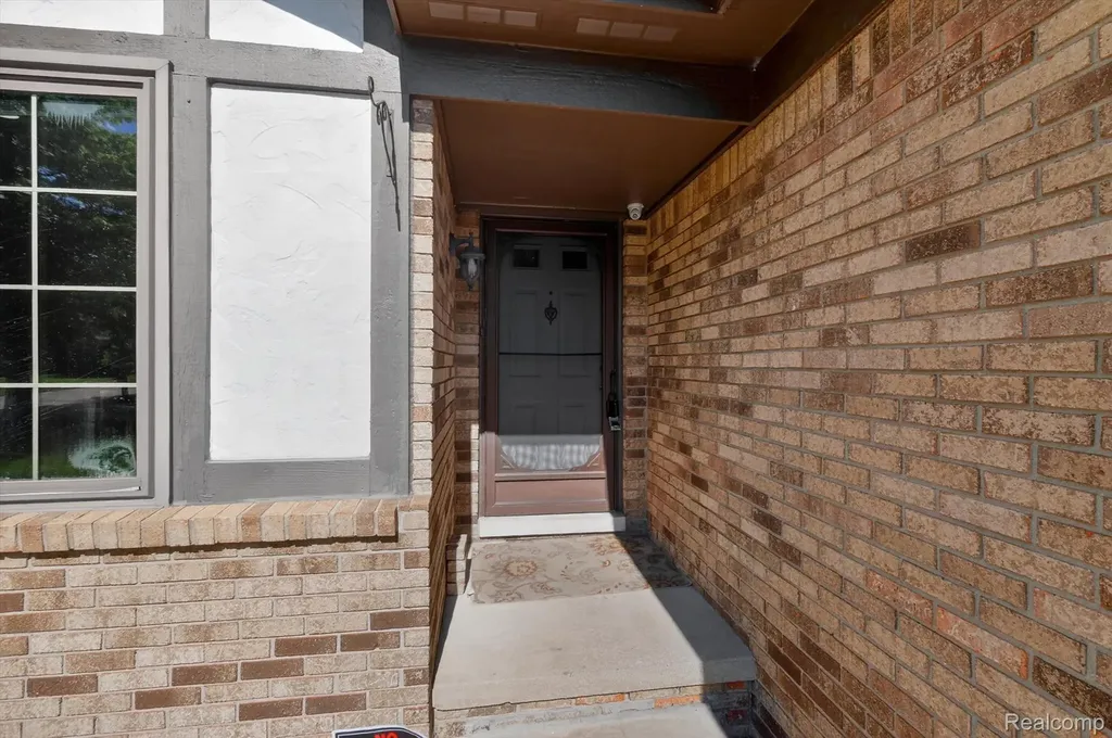 43325 Nebel Trail Clinton Charter Township MI 48038