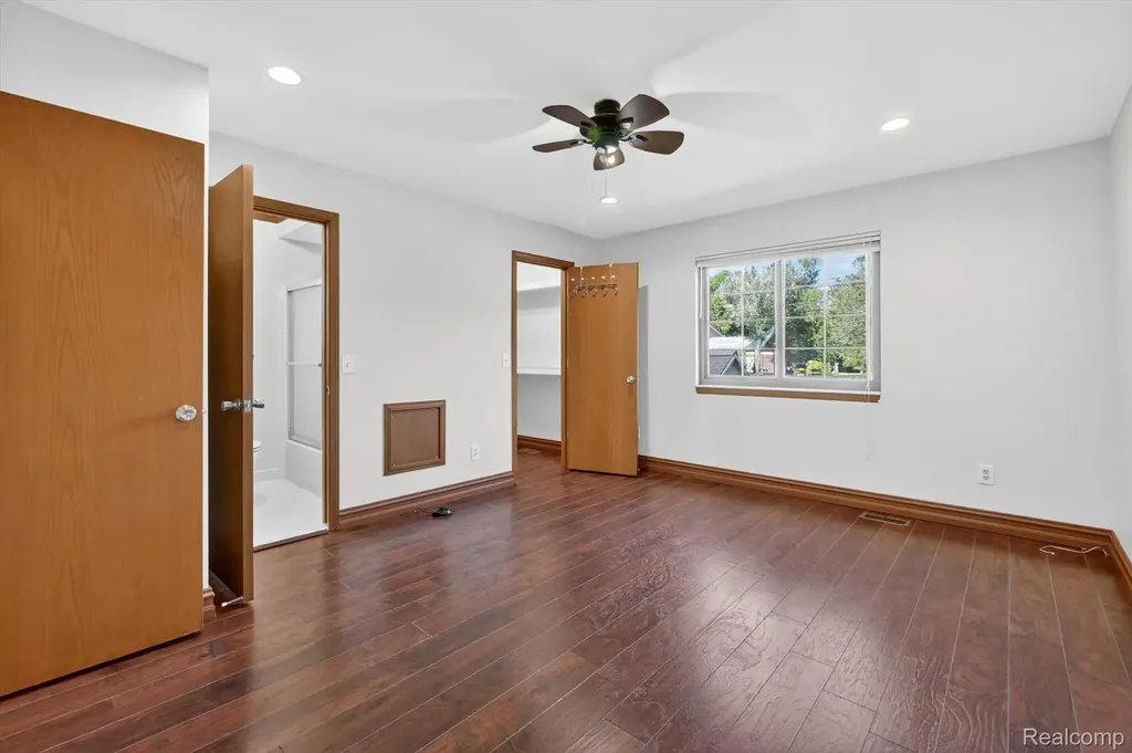 43325 Nebel Trail Clinton Charter Township MI 48038