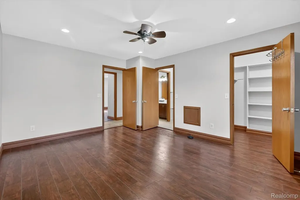 43325 Nebel Trail Clinton Charter Township MI 48038