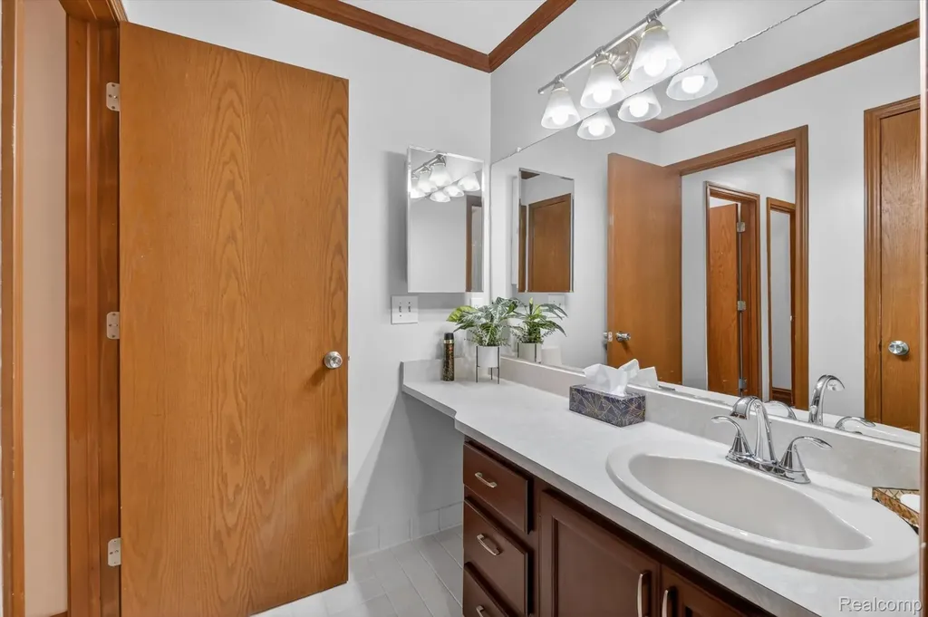 43325 Nebel Trail Clinton Charter Township MI 48038