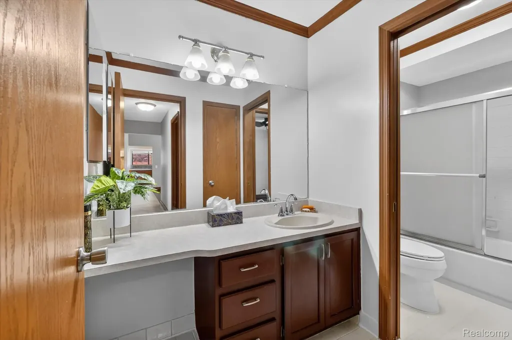 43325 Nebel Trail Clinton Charter Township MI 48038