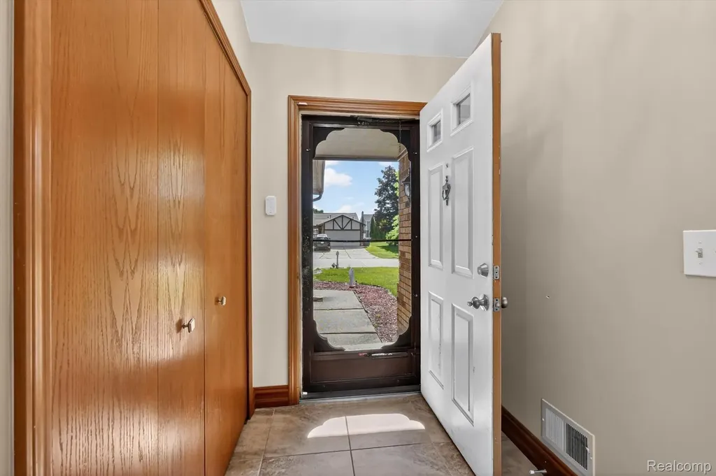 43325 Nebel Trail Clinton Charter Township MI 48038