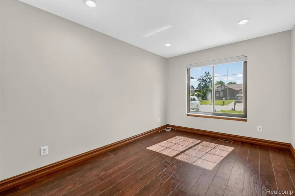 43325 Nebel Trail Clinton Charter Township MI 48038
