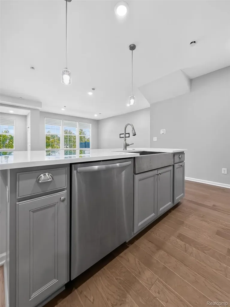 1673 Addison Circle Commerce Charter Township MI 48390