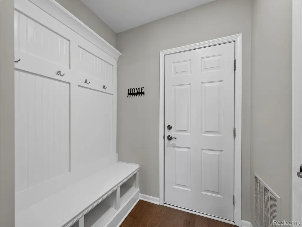 1673 Addison Circle Commerce Charter Township MI 48390