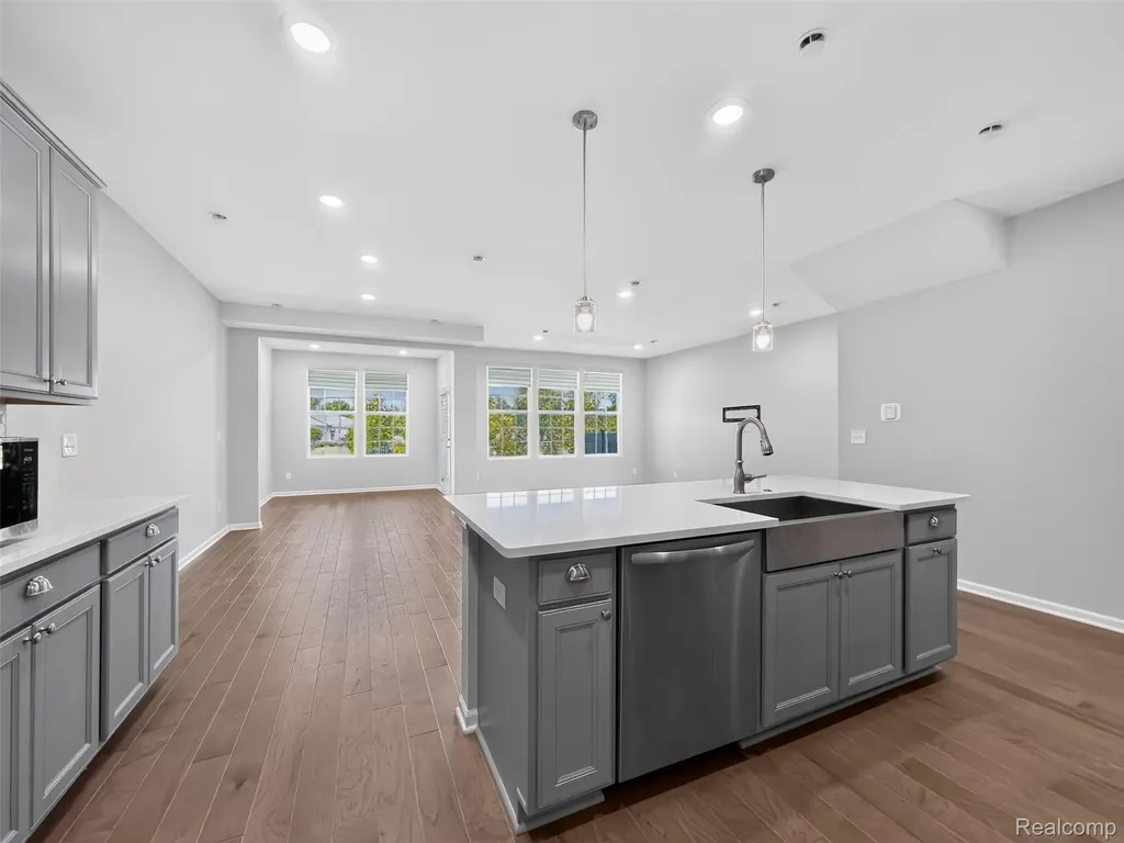 1673 Addison Circle Commerce Charter Township MI 48390