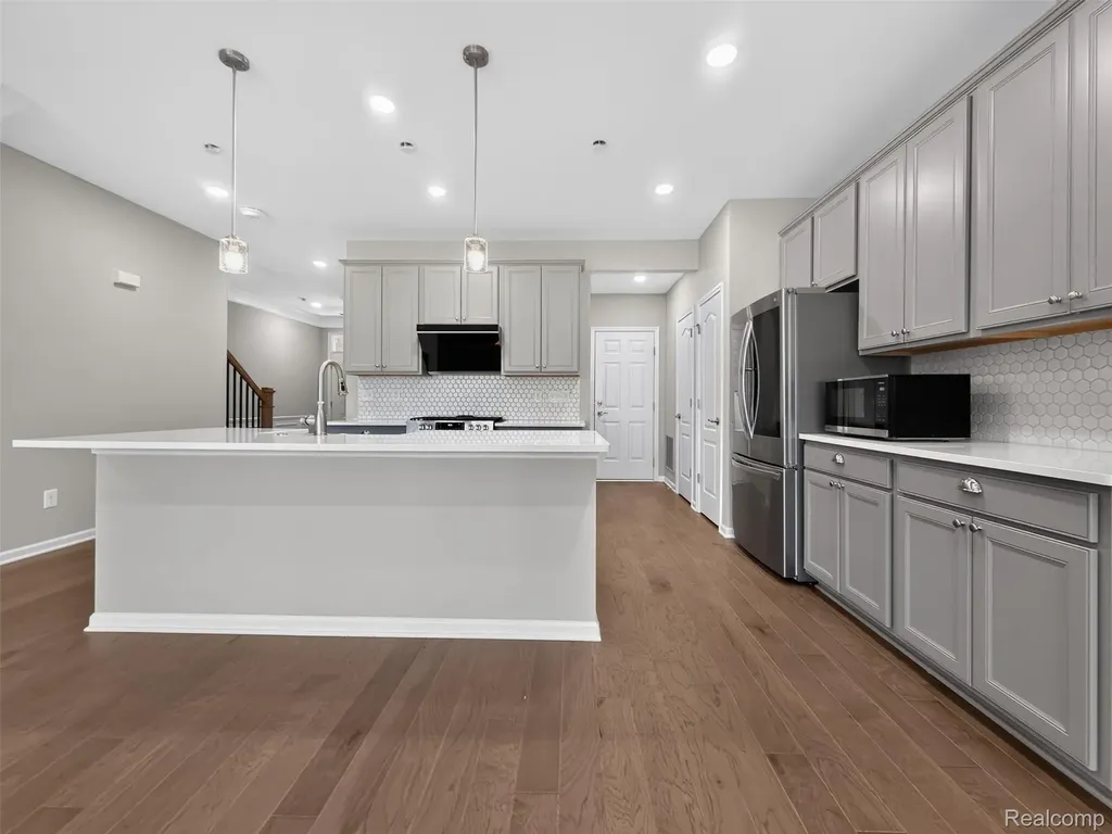 1673 Addison Circle Commerce Charter Township MI 48390