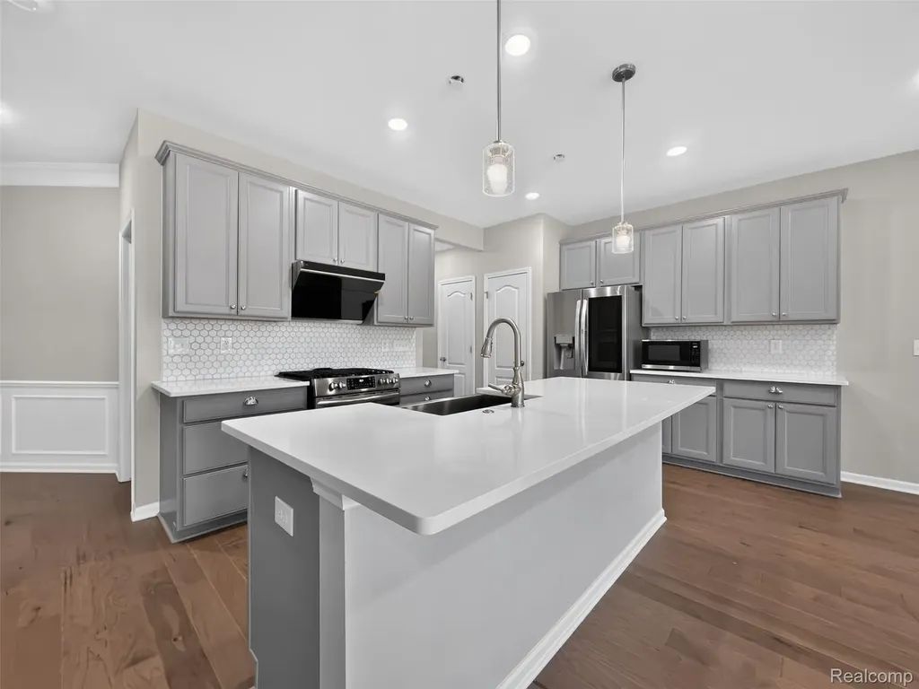 1673 Addison Circle Commerce Charter Township MI 48390