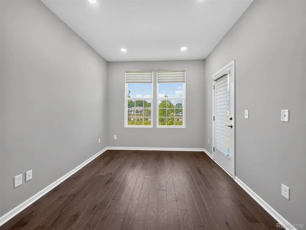 1673 Addison Circle Commerce Charter Township MI 48390