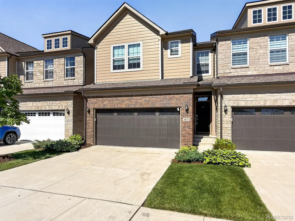 1673 Addison Circle Commerce Charter Township MI 48390