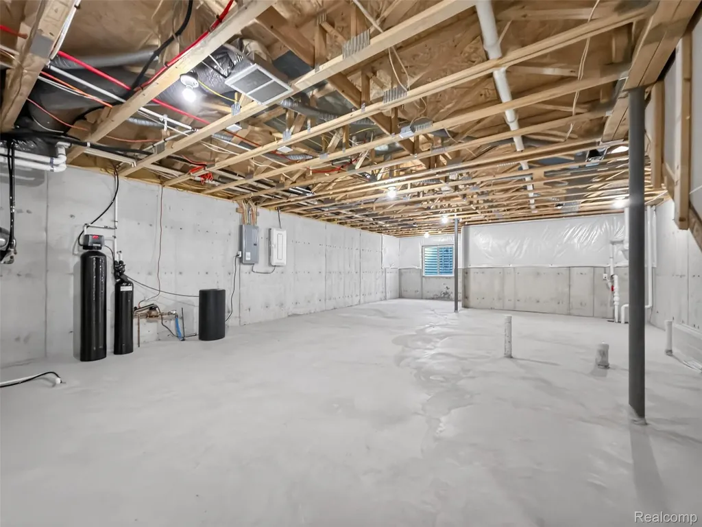 1673 Addison Circle Commerce Charter Township MI 48390