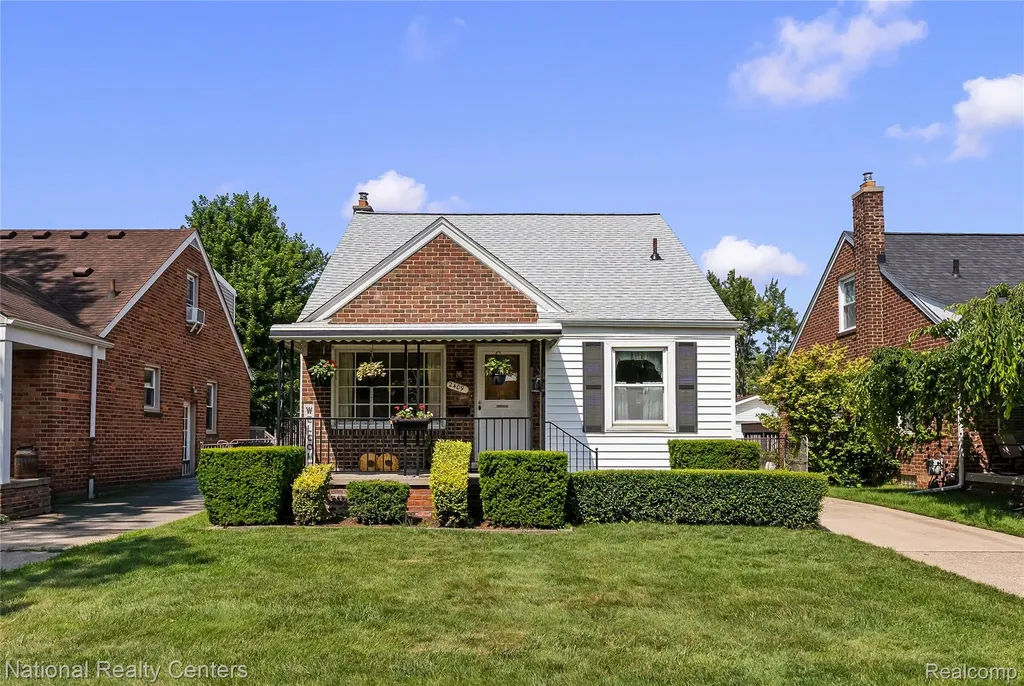 2409 N Wilson Avenue Royal Oak City MI 48073