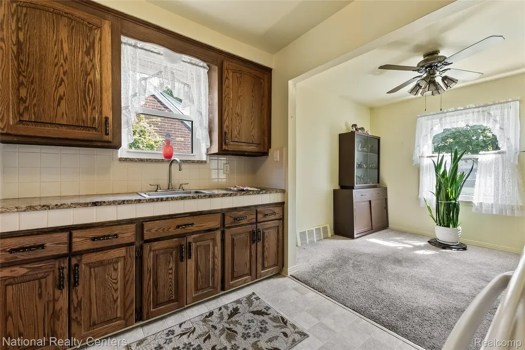 2409 N Wilson Avenue Royal Oak City MI 48073