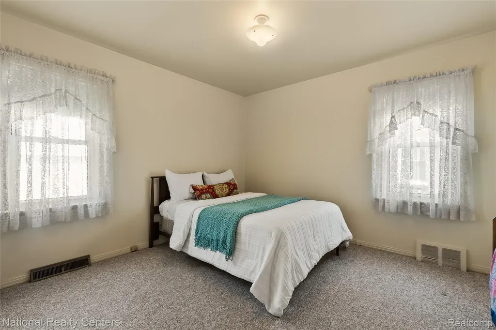 2409 N Wilson Avenue Royal Oak City MI 48073