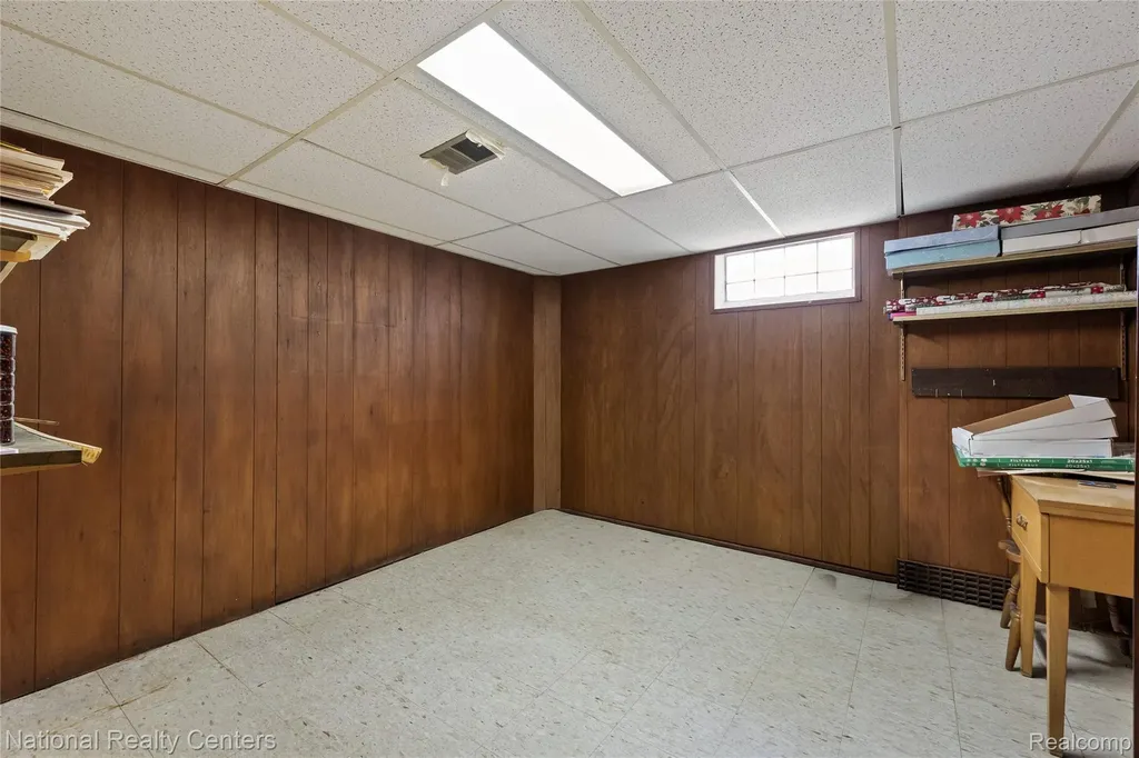 2409 N Wilson Avenue Royal Oak City MI 48073