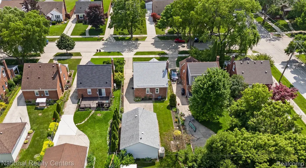 2409 N Wilson Avenue Royal Oak City MI 48073