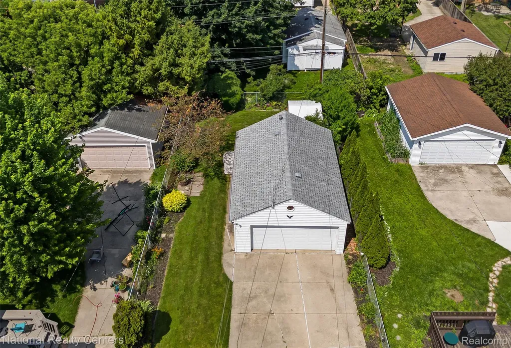 2409 N Wilson Avenue Royal Oak City MI 48073