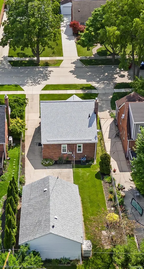 2409 N Wilson Avenue Royal Oak City MI 48073