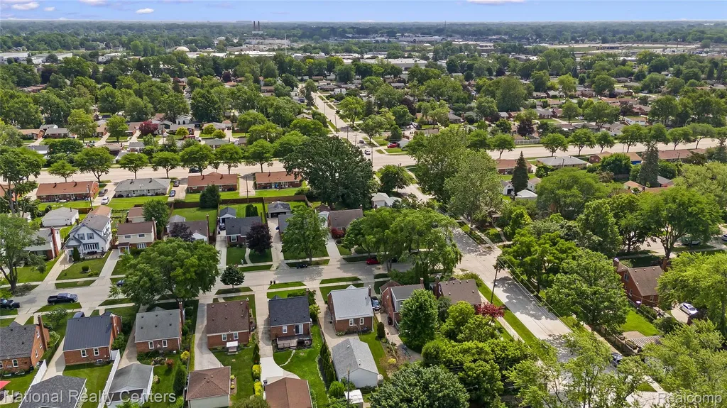 2409 N Wilson Avenue Royal Oak City MI 48073