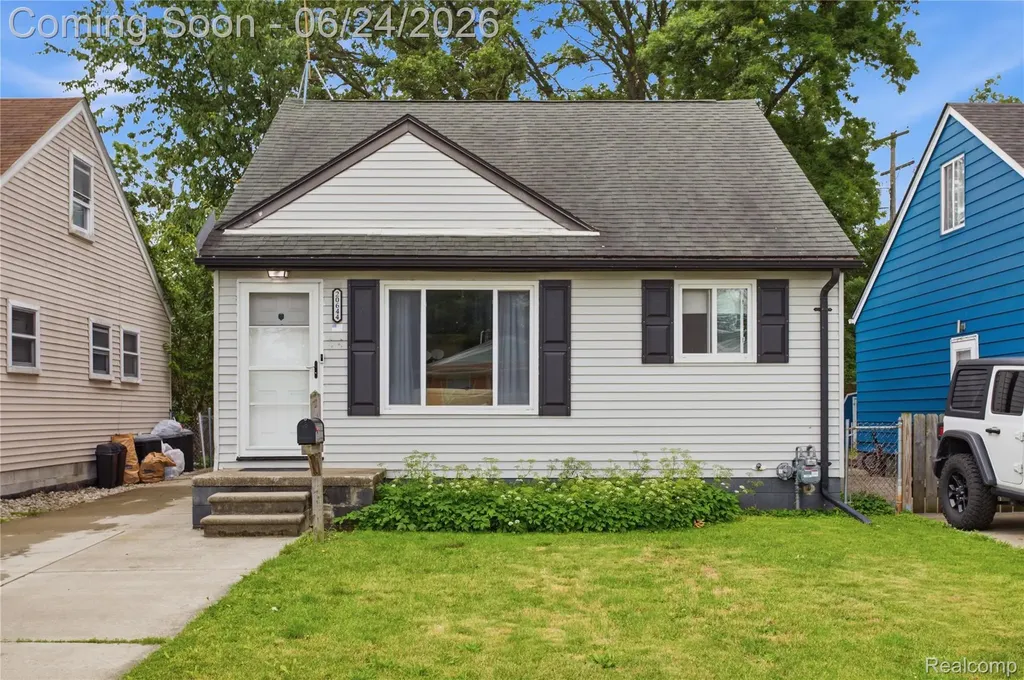 20644 Hollywood Street Harper Woods City MI 48225
