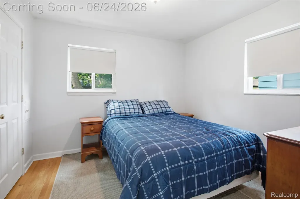 20644 Hollywood Street Harper Woods City MI 48225