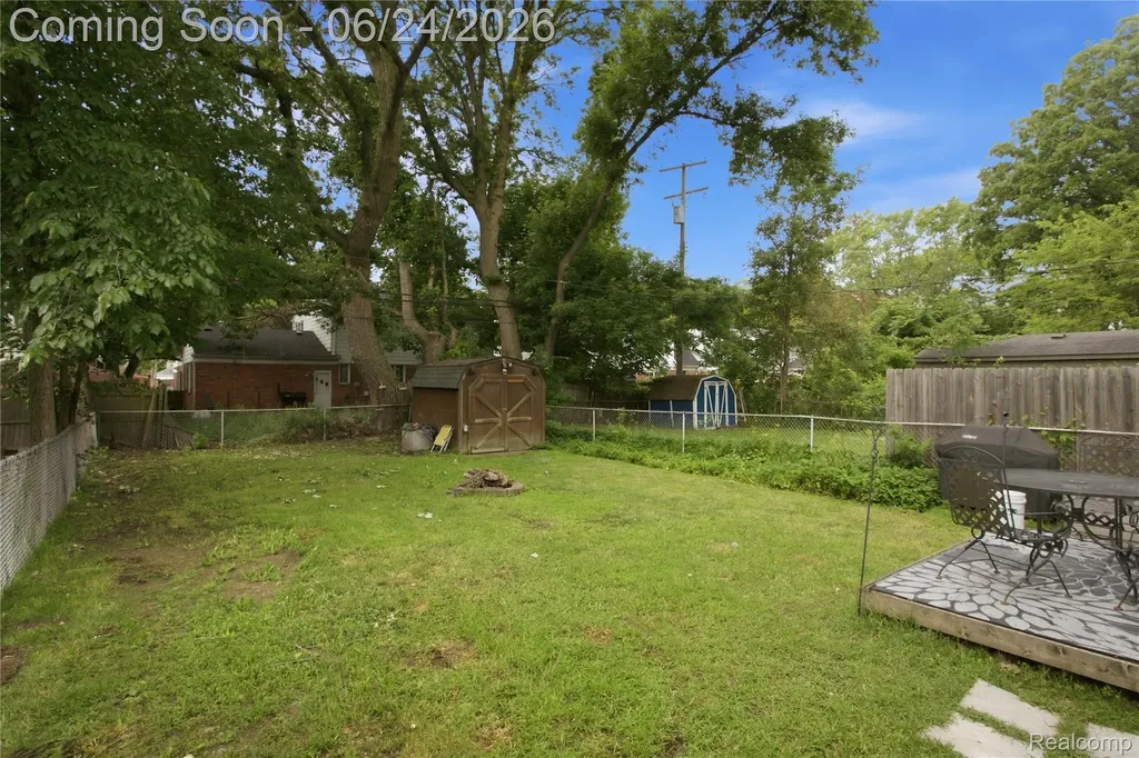 20644 Hollywood Street Harper Woods City MI 48225