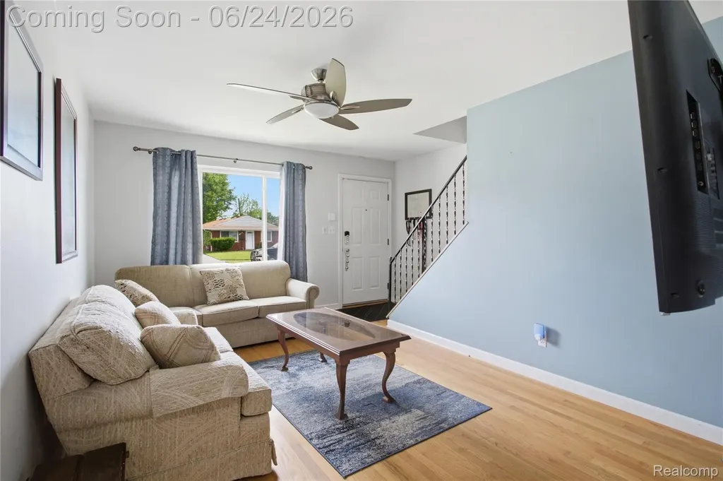 20644 Hollywood Street Harper Woods City MI 48225