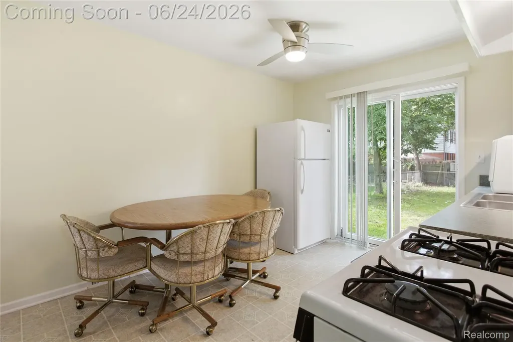 20644 Hollywood Street Harper Woods City MI 48225