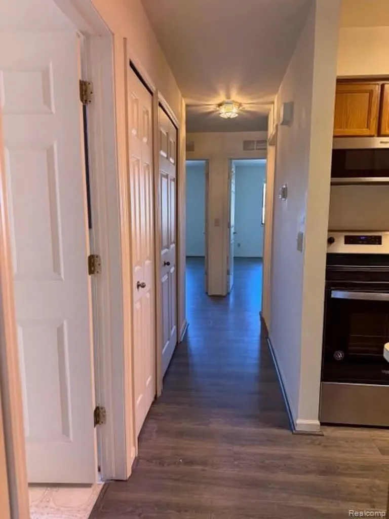 16525 Woodlane Fraser City MI 48026