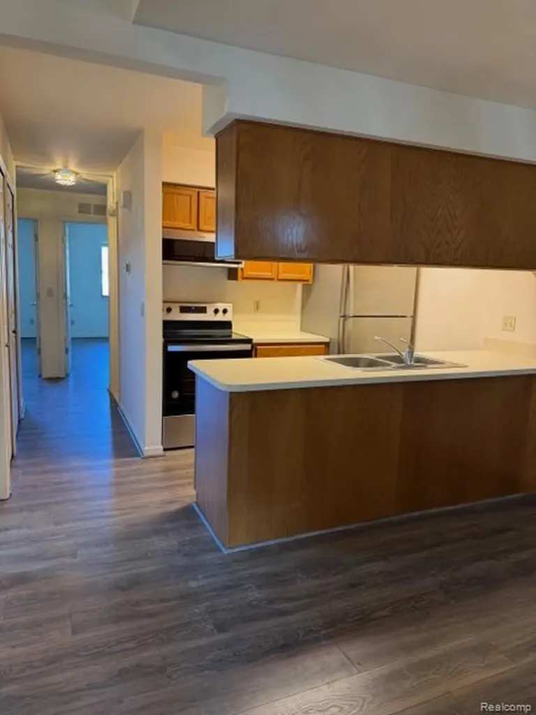 16525 Woodlane Fraser City MI 48026