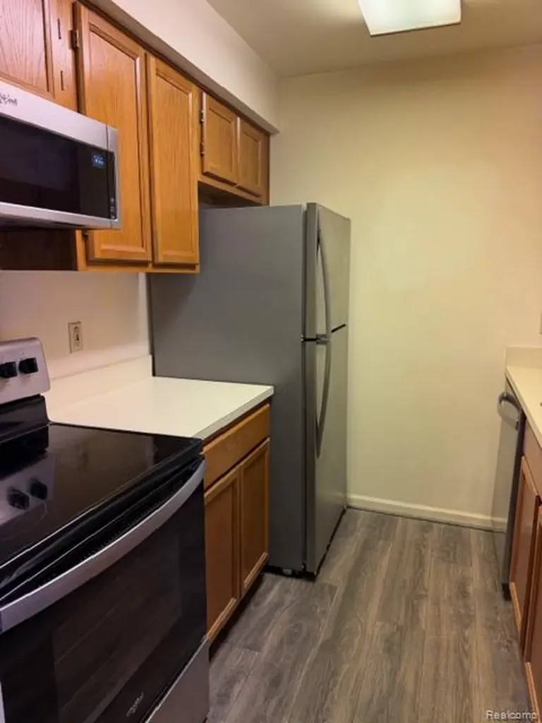 16525 Woodlane Fraser City MI 48026