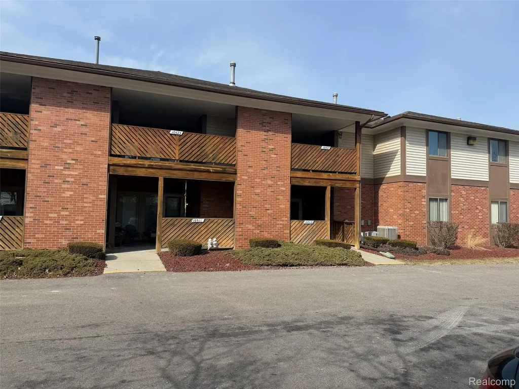 16525 Woodlane Fraser City MI 48026