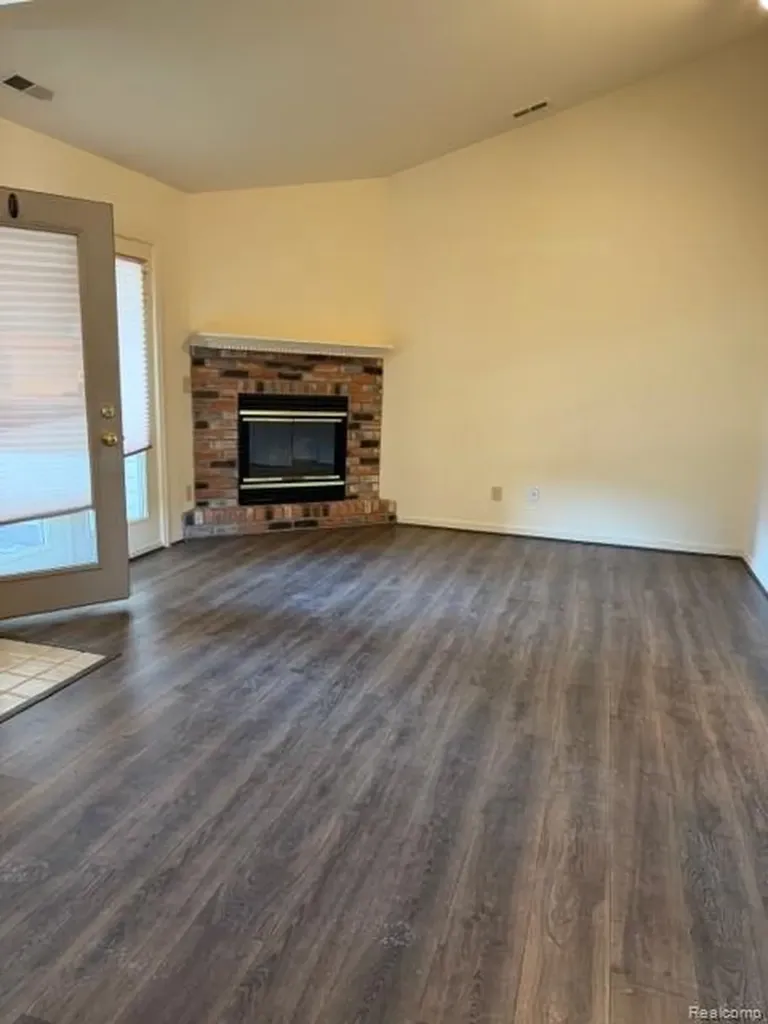 16525 Woodlane Fraser City MI 48026