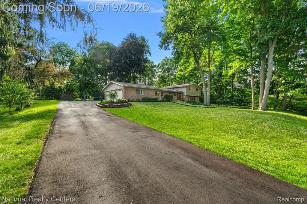 21201 E Chigwidden Street Northville City MI 48167
