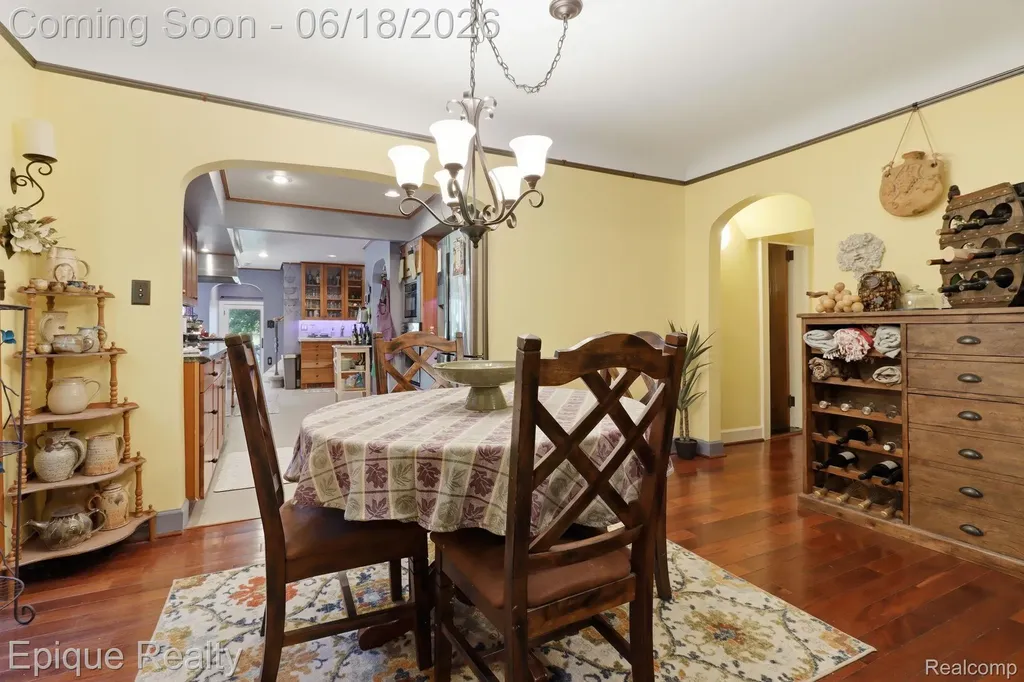 21085 Metroview Road Farmington Hills City MI 48335