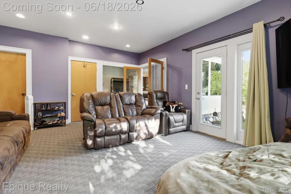 21085 Metroview Road Farmington Hills City MI 48335