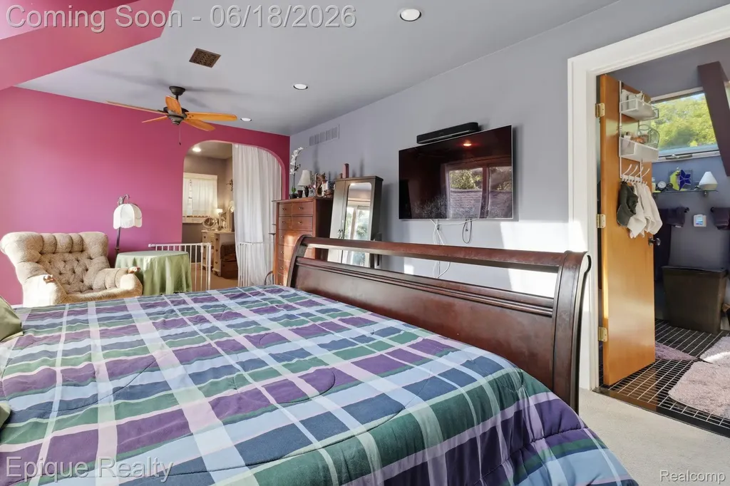 21085 Metroview Road Farmington Hills City MI 48335