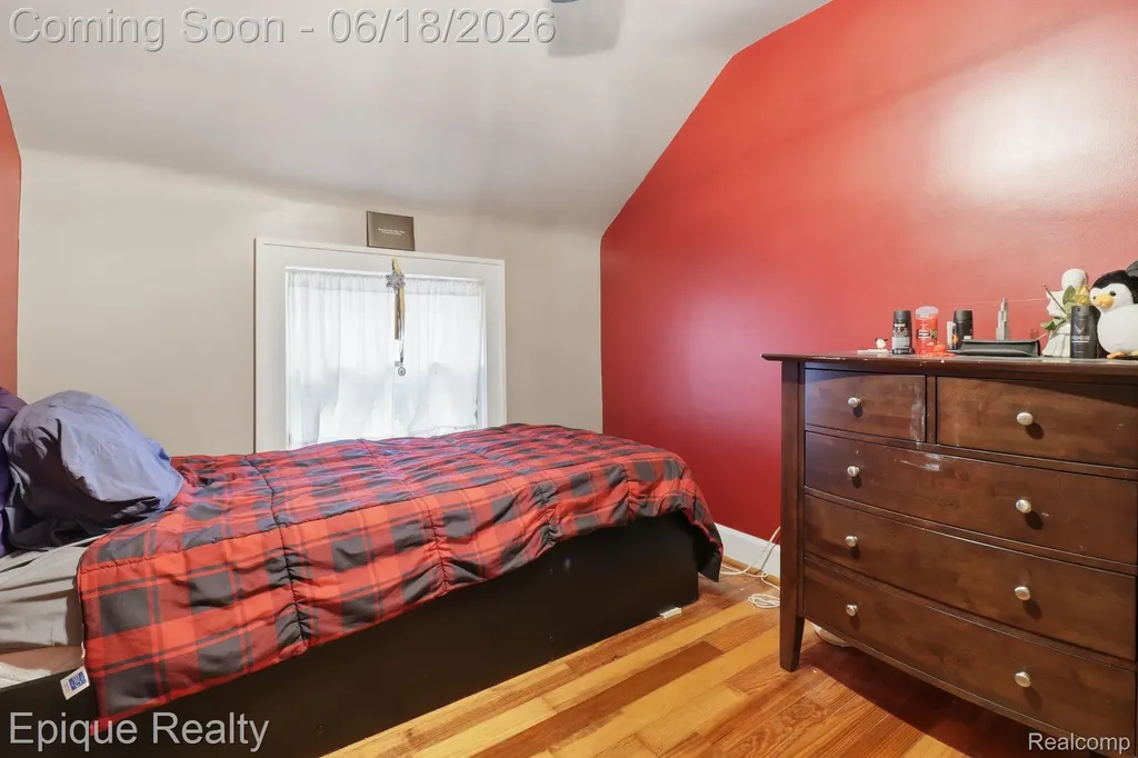 21085 Metroview Road Farmington Hills City MI 48335