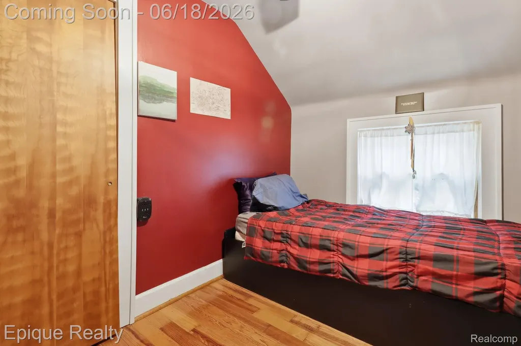 21085 Metroview Road Farmington Hills City MI 48335