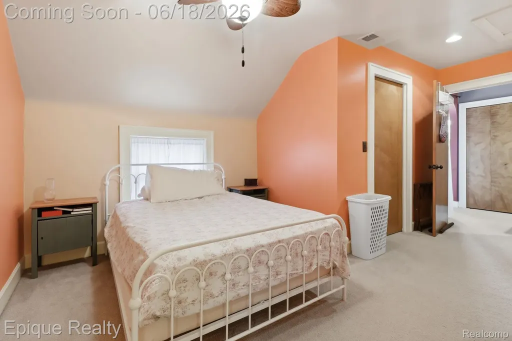 21085 Metroview Road Farmington Hills City MI 48335