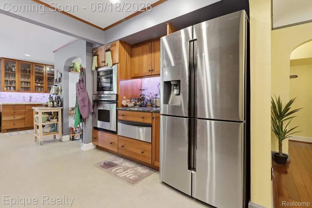 21085 Metroview Road Farmington Hills City MI 48335