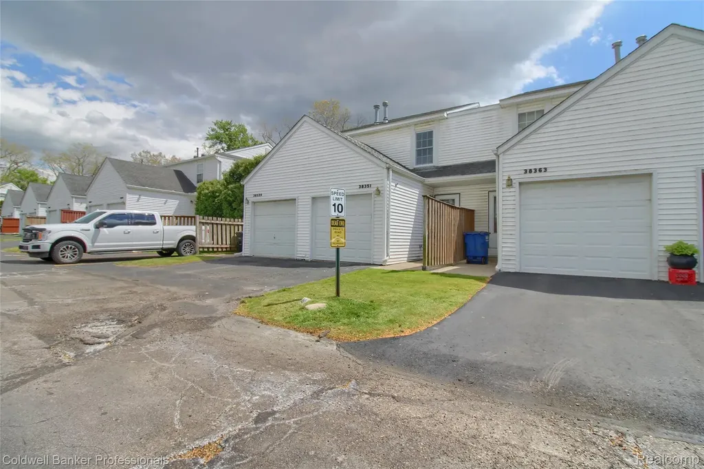 38351 Warner Farms Drive S Westland City MI 48185